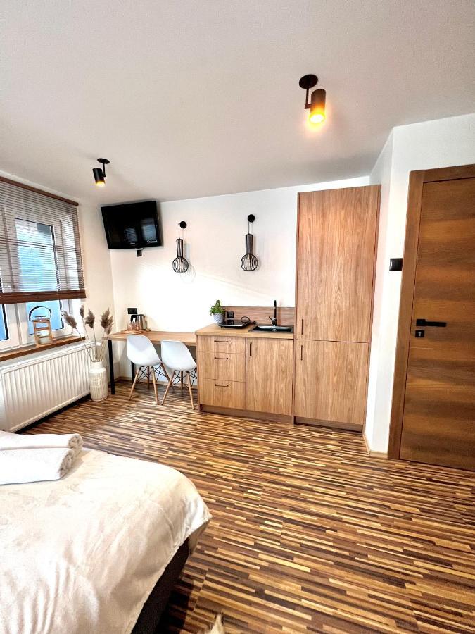 "Ku Sloncu" -Pokoje& Apartamenty - Ястшембя-Гура Екстер'єр фото